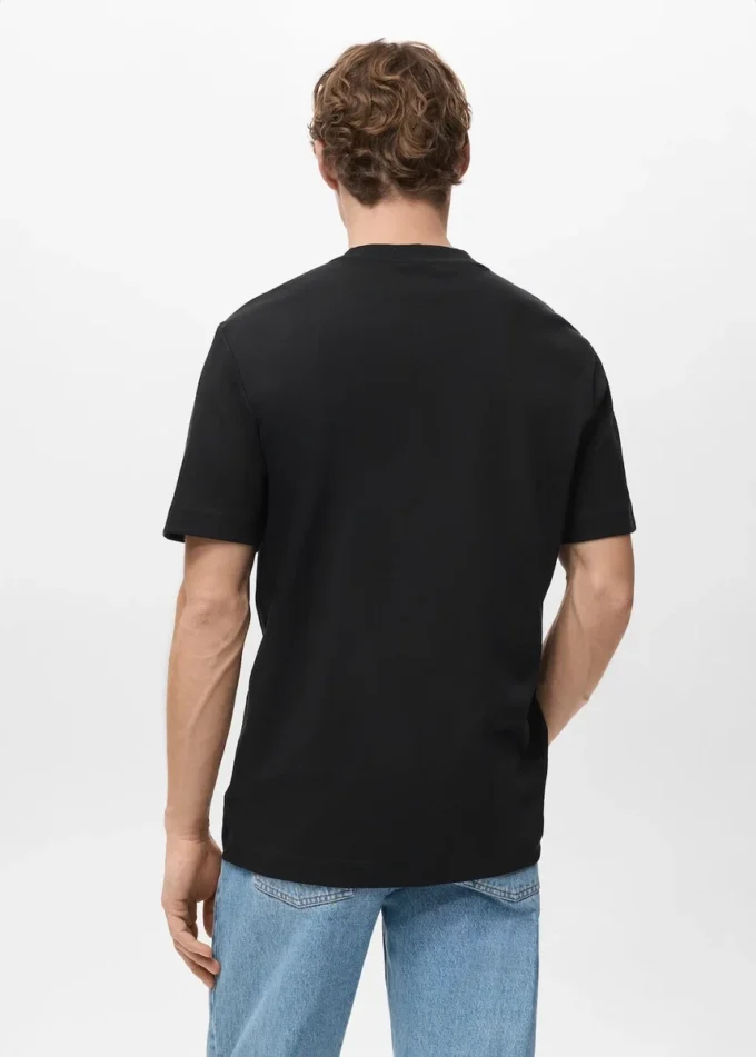 T-shirt de poids moyen et coupe classique