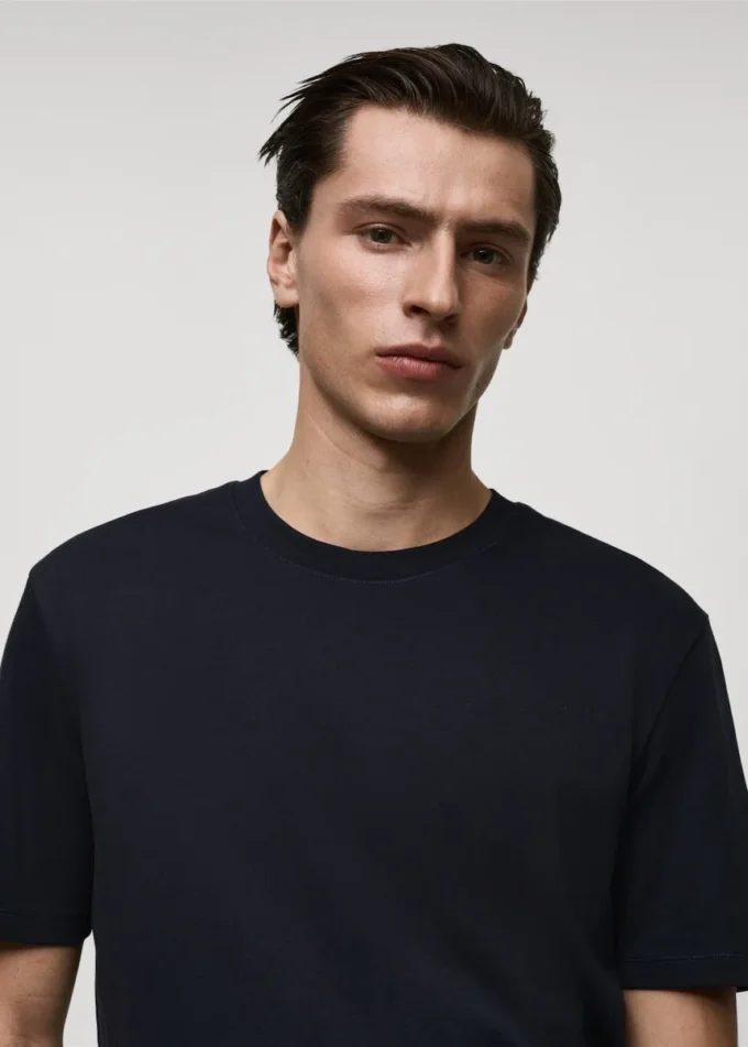 T-shirt de poids moyen et coupe classique