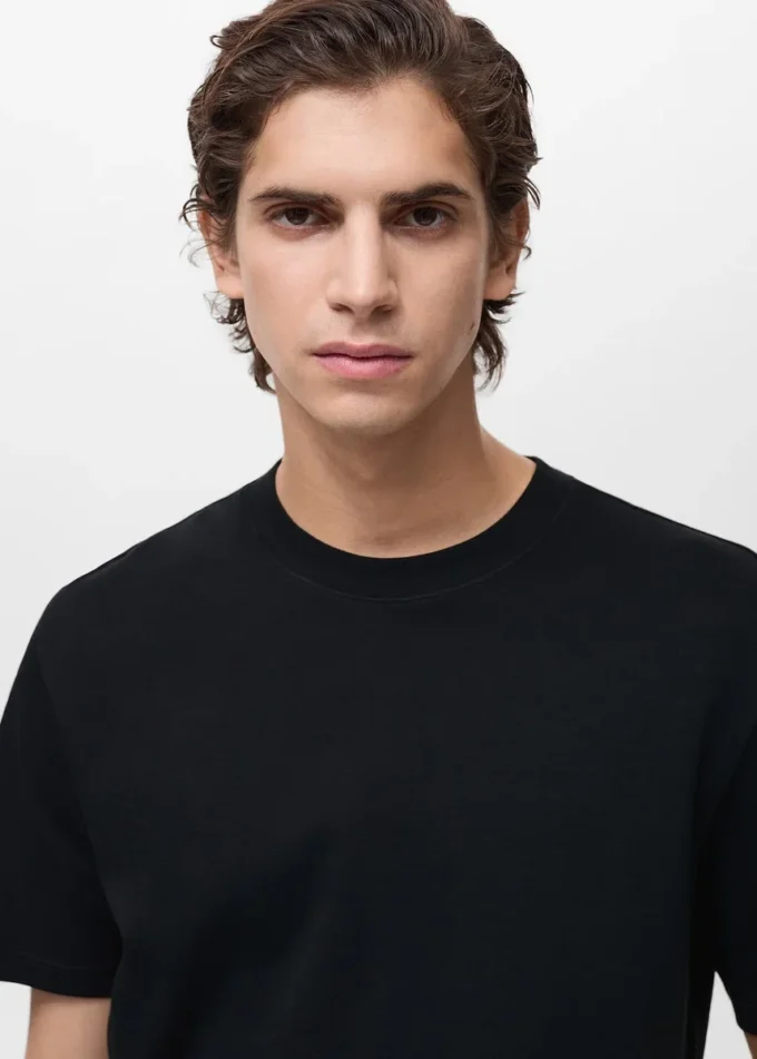 T-shirt de poids moyen et coupe classique