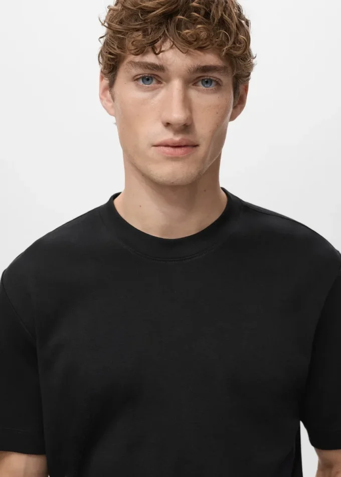 T-shirt de poids moyen et coupe classique