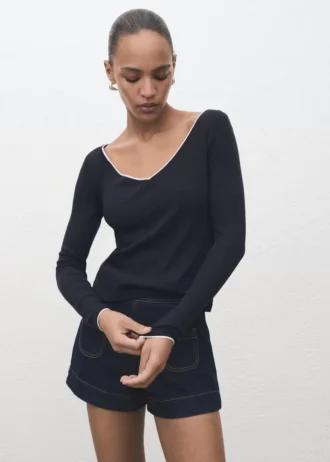 T-shirt en tissu combiné à col en V