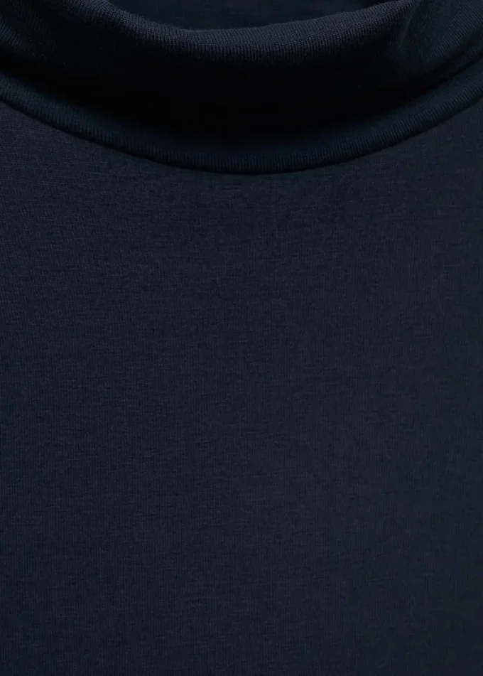 T-shirt à manches longues et col roulé