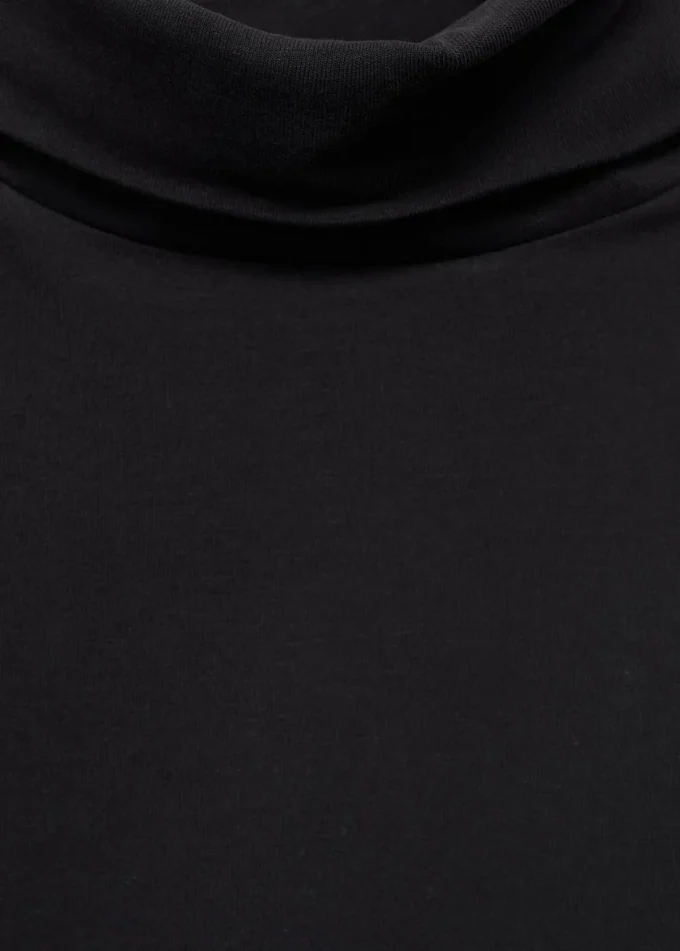 T-shirt à manches longues et col roulé