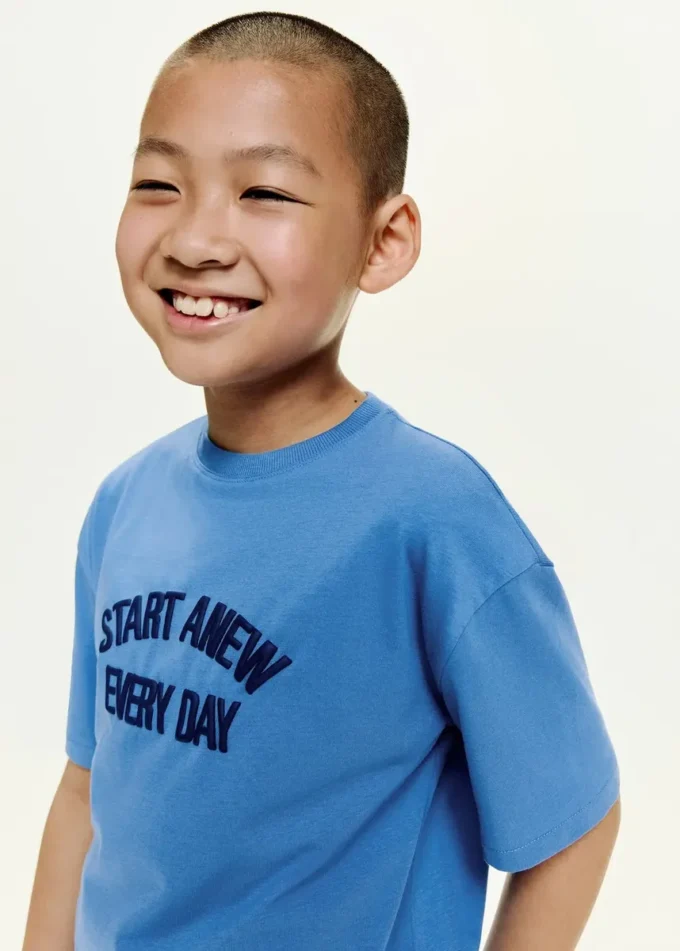 T-shirt à motif en relief