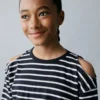 T-shirt rayé avec découpe