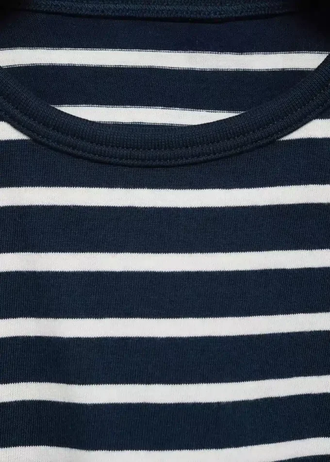 T-shirt rayé avec découpe