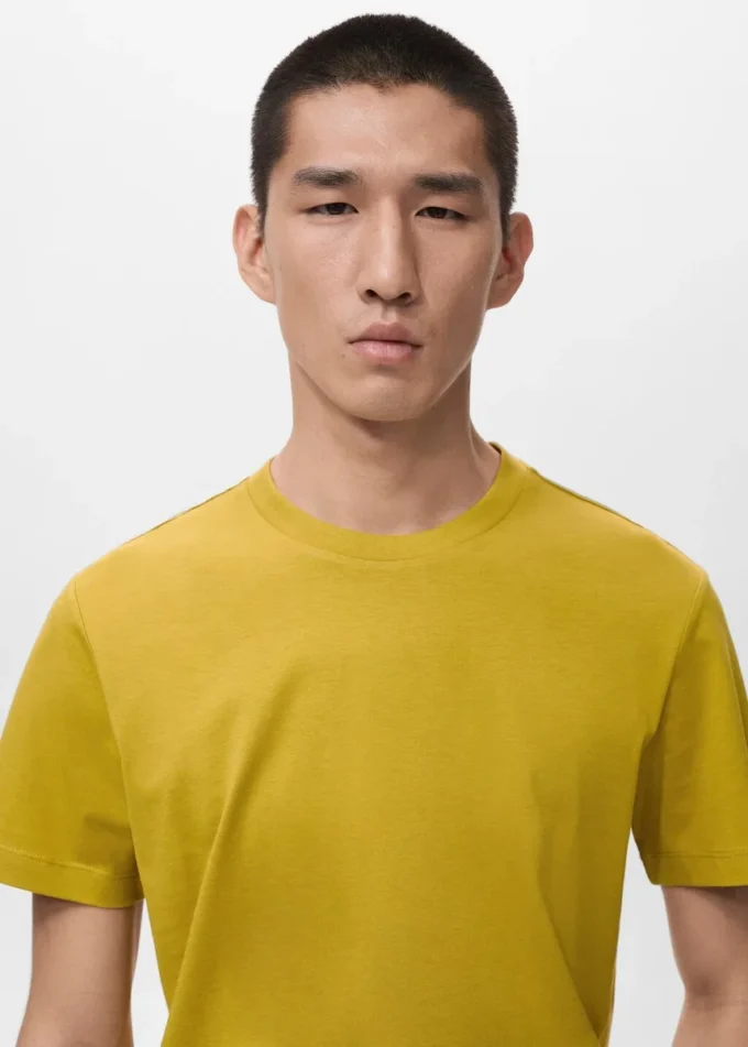 T-shirt slim à manches courtes