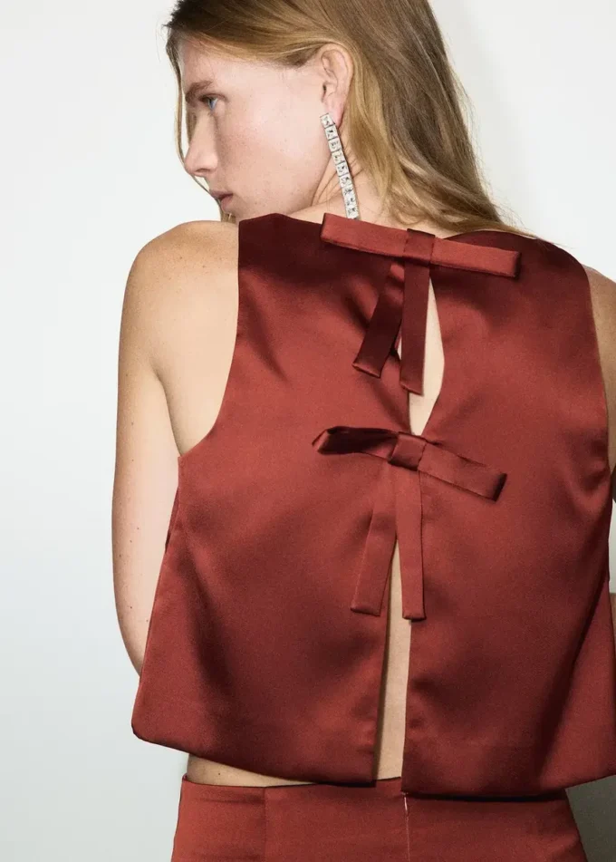 Top en satin avec nœuds