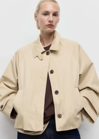 Trench court oversize à épaulettes