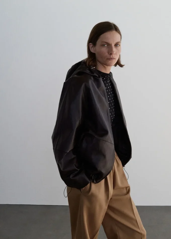 Veste 100 % cuir avec capuche