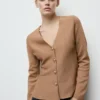 Veste ajustée en maille avec boutons
