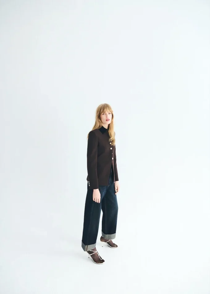 Veste à col montant et boutons bijoux