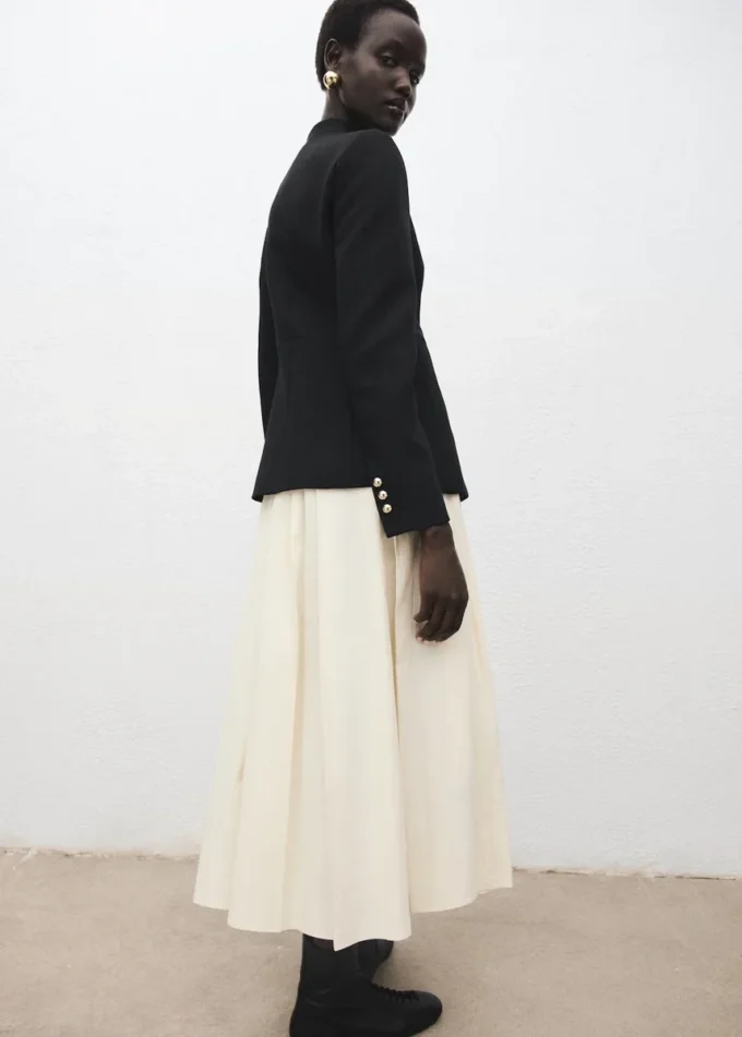Veste à col montant et boutons bijoux