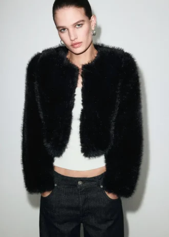 Veste courte en fausse fourrure