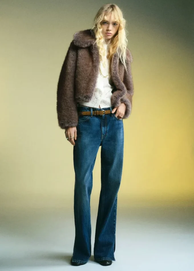 Veste courte en fausse fourrure