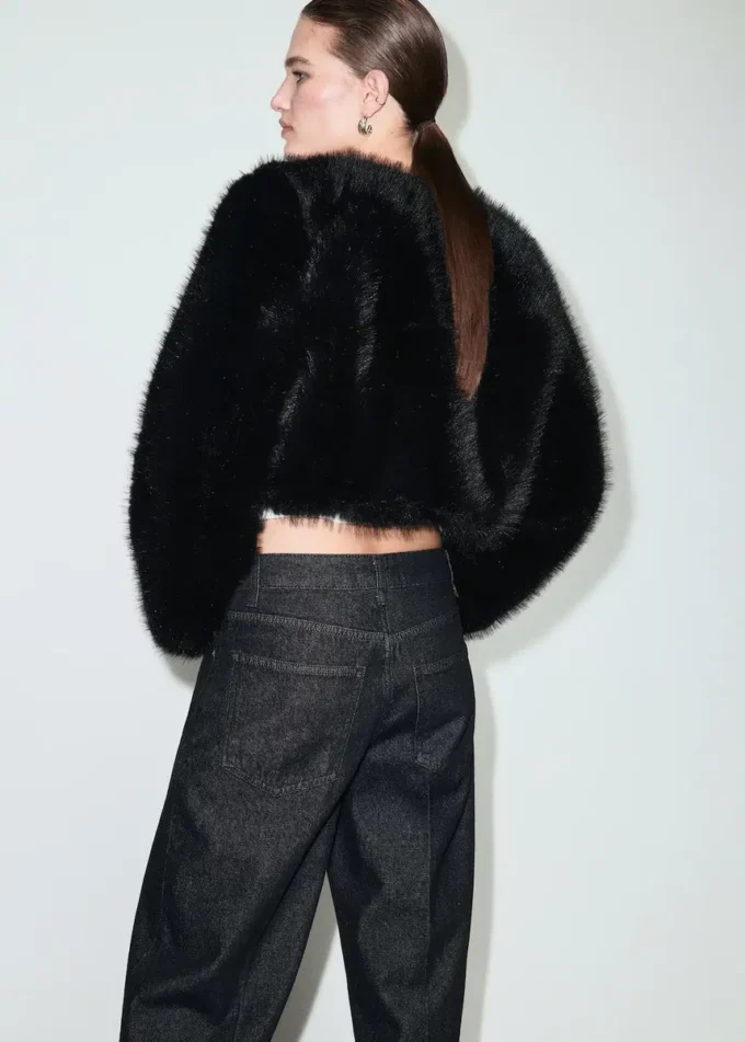 Veste courte en fausse fourrure