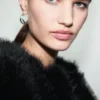 Veste courte en fausse fourrure