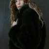 Veste courte en fausse fourrure