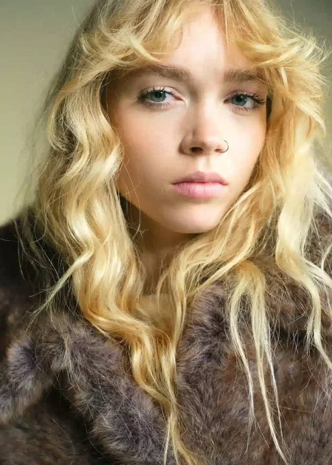 Veste courte en fausse fourrure