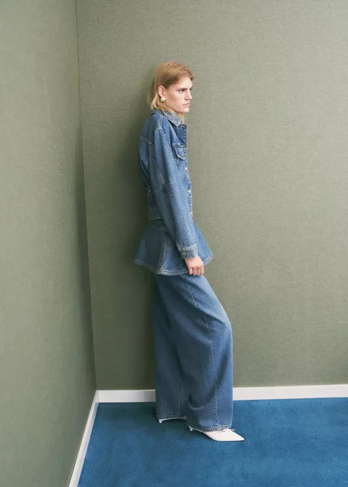 Veste en denim ajustée avec poches