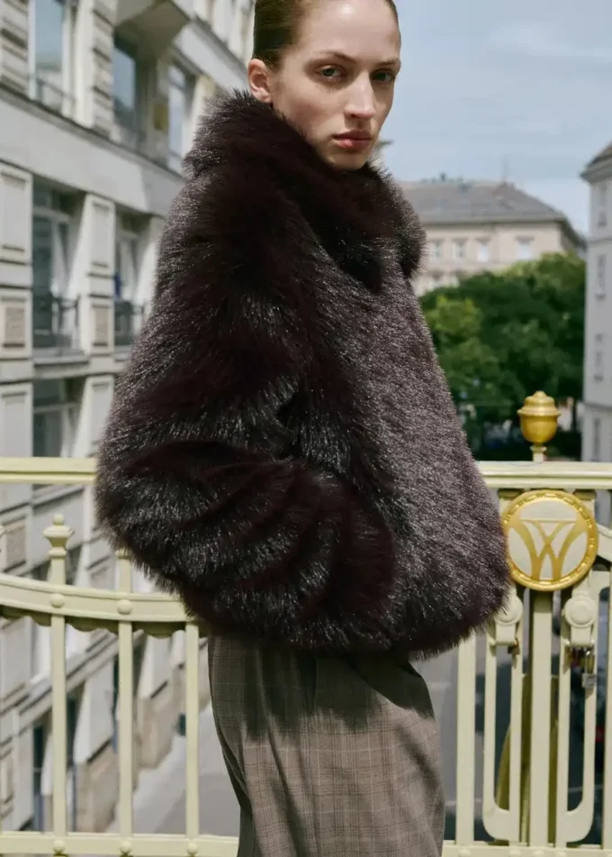 Veste en fausse fourrure avec fermeture à glissière
