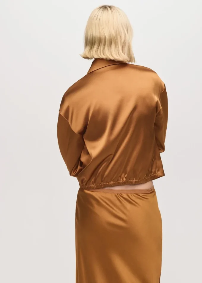 Veste en satin avec poches