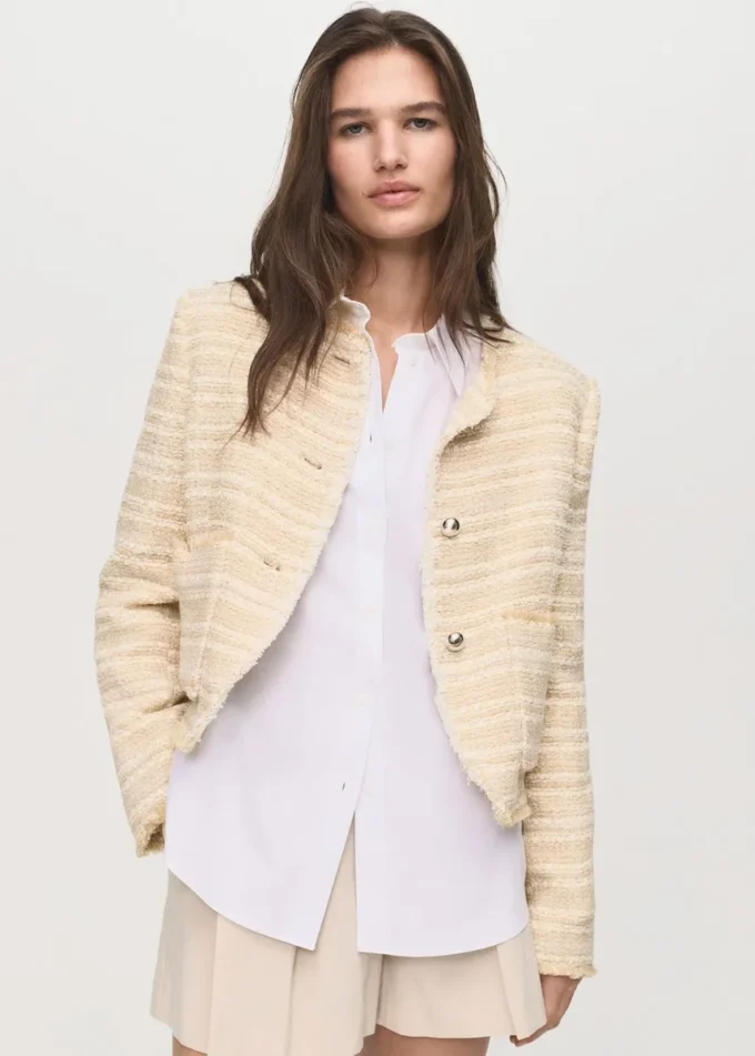 Veste en tweed avec boutons bijoux