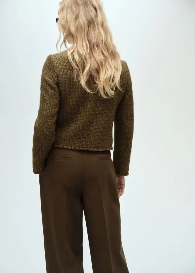 Veste en tweed avec boutons bijoux