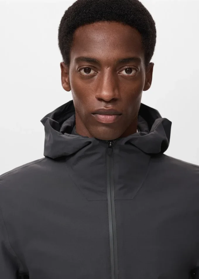 Veste imperméable à capuche